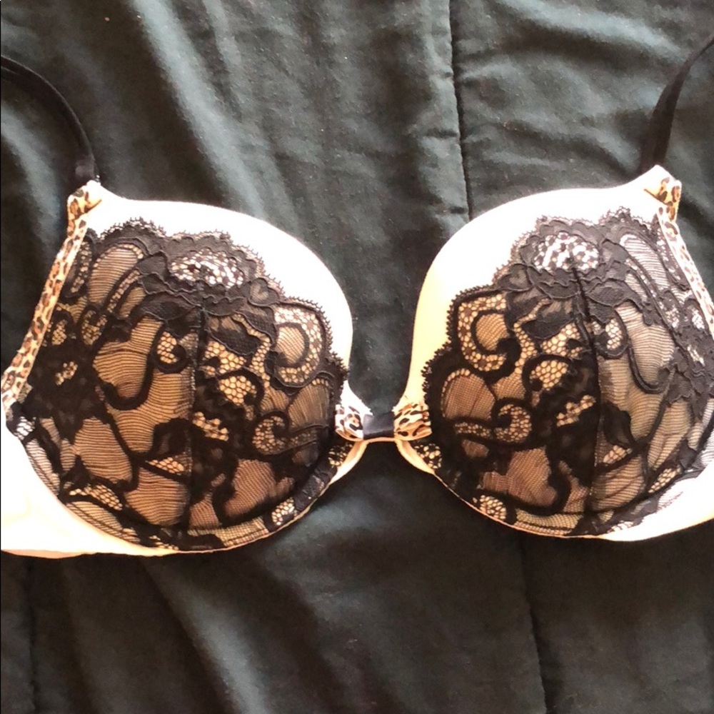 Very Sexy Push-up bra. 34c. Never worn, no tag.